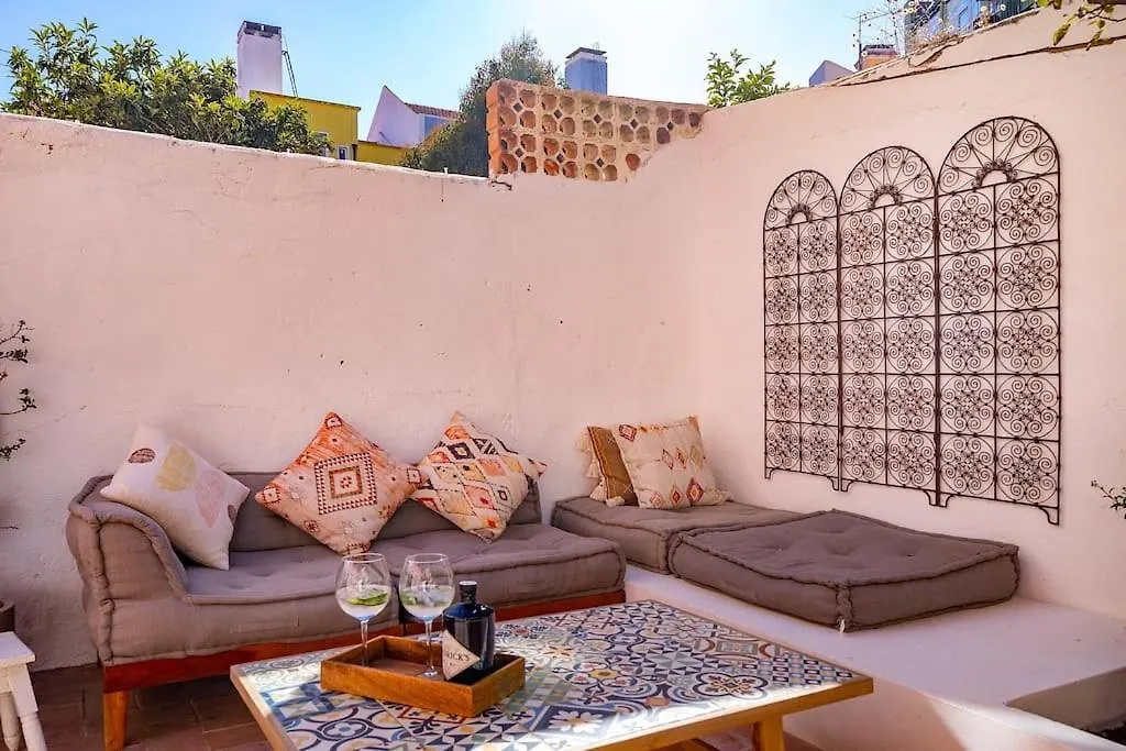 Flat Art - Luxury With Private Pool & Garden Apartment Lisbon 0*,  Portugal